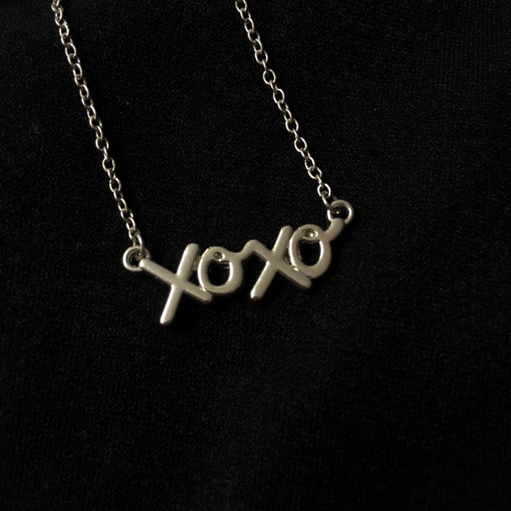 XOXO Silver Choker Necklace
